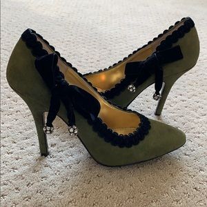 Hale Bob Olive Green Suede Ribbon Heels Size 6 1/2